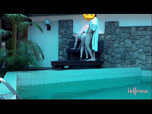 ❤️ Boss invita a cameriera à a piscina, ma ùn pudia resiste à un caldu ☑ Video sessu à co.markettass.ru ❌